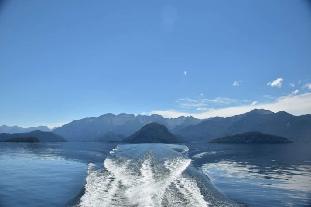 La vue sur le lac depuis le ferry au retour